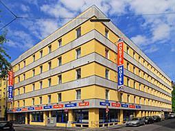 The exterior of the A&O Hostel Cologne Neumarkt