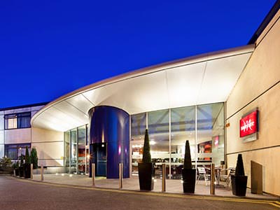 The exterior of Mercure Chester Abbots Well Hotel