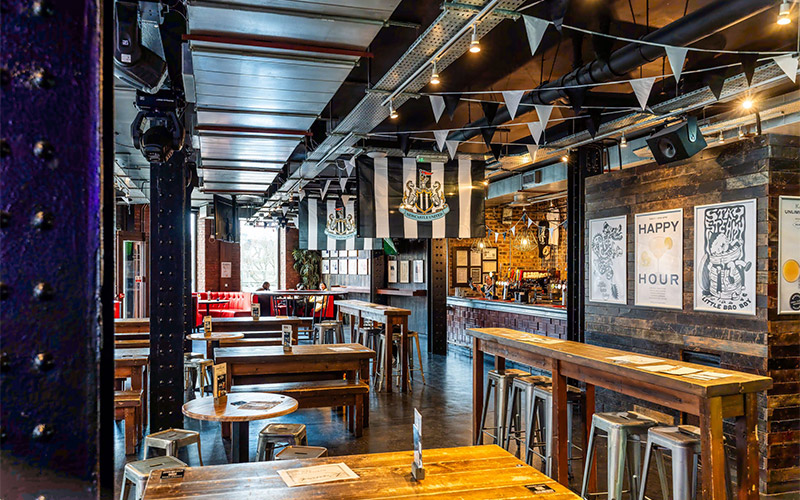 Breakfast is served in the bar 