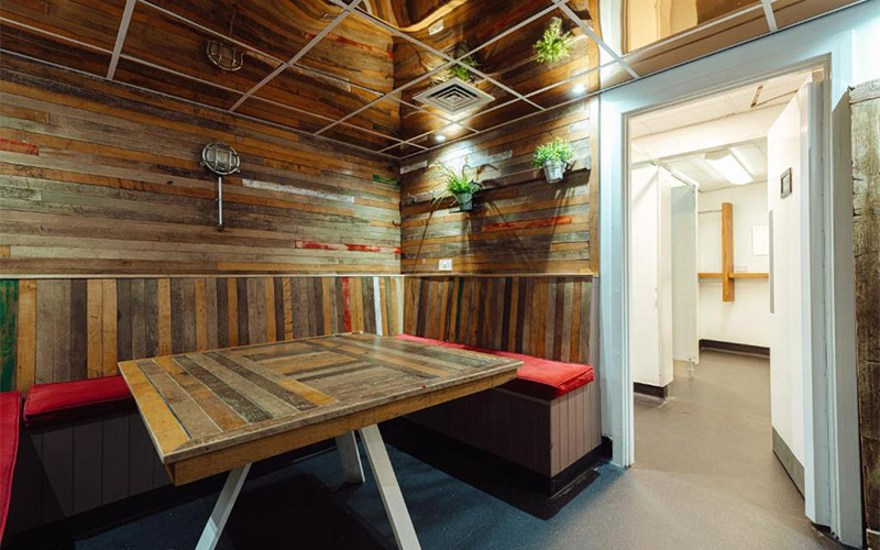 There are lots of chill out areas 