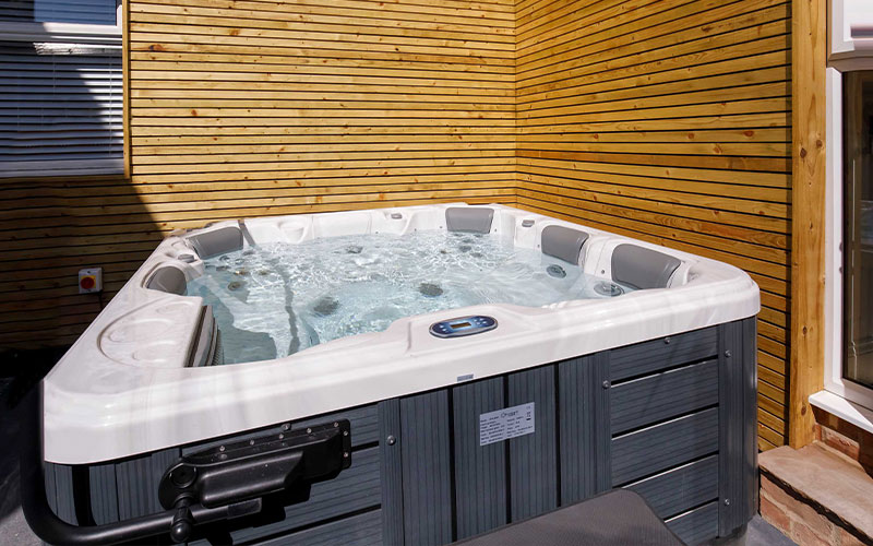 Feel like VIPs in your outdoor hot tub 