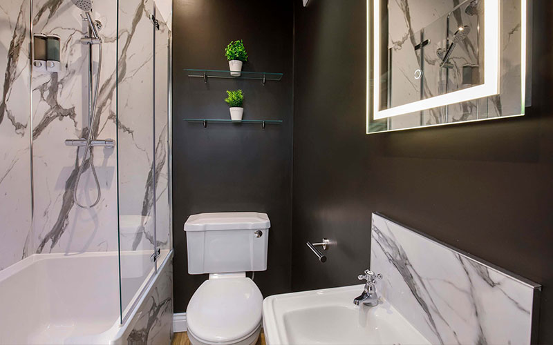 There are 3 bathrooms 