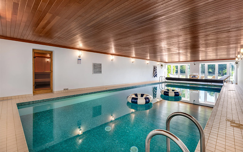 The lovely indoor pool 