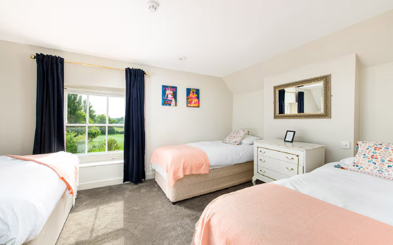 There are 5 bedrooms 