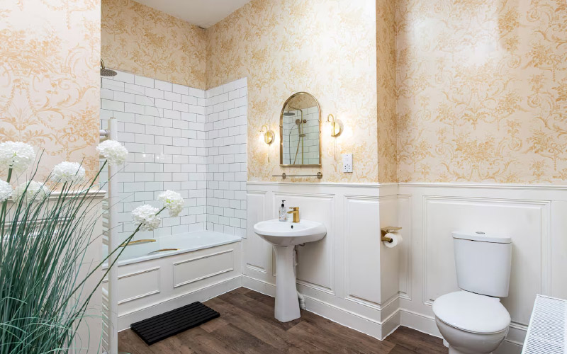 There are 4.5 bathrooms throughout the property 