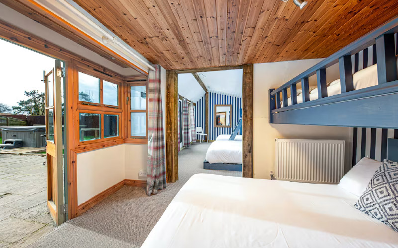 You can straight outta bed and hop in the pool 