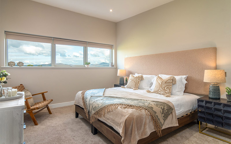 Wake up to countryside views 