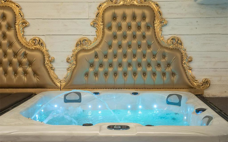 Some of the rooms have hot tubs 