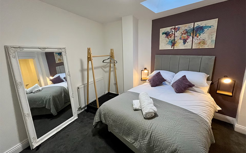 Many of the rooms have full length mirrors 