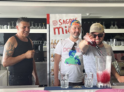 Some of the LNOF team making cocktails at a cocktail workshop in Algarve