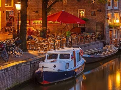 Amsterdam Canal Cruise with BBQ & Unlimited Drinks