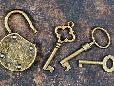 A lock and set of keys at an Escape Room in Madrid 