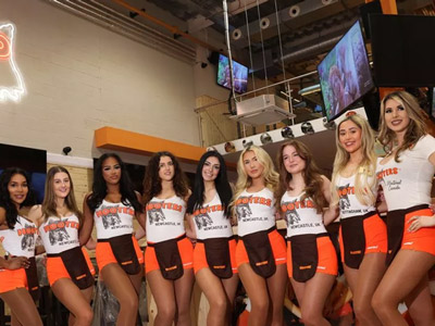Newcastle Hooters - 2 Course Meal & Beers