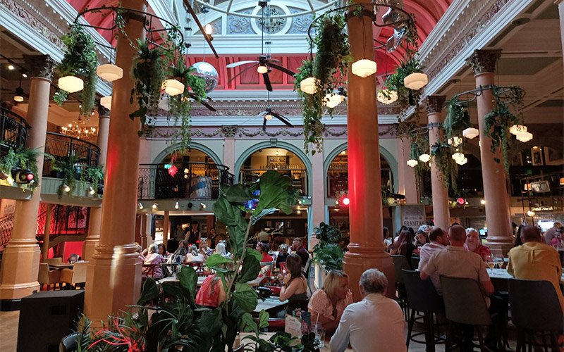 One of the Revolución de Cuba bars 