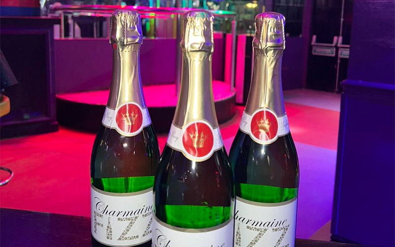  Enjoy 3 bottles of Prosecco