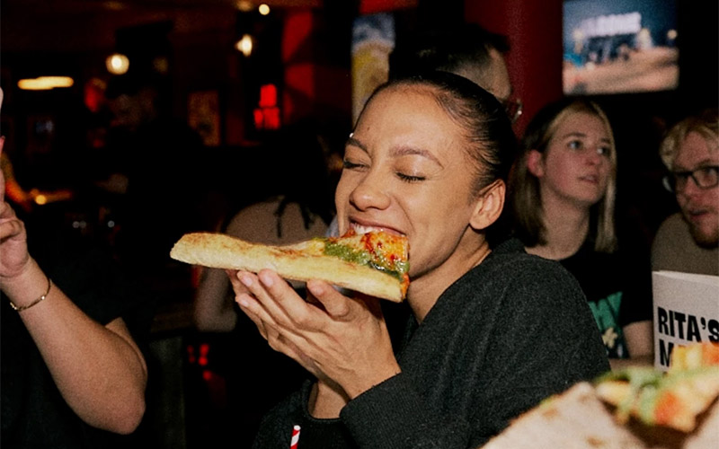 Get 2 slices of pizza each 