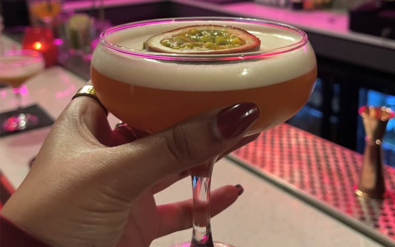 Enjoy bottomless drinks for 90 mins 