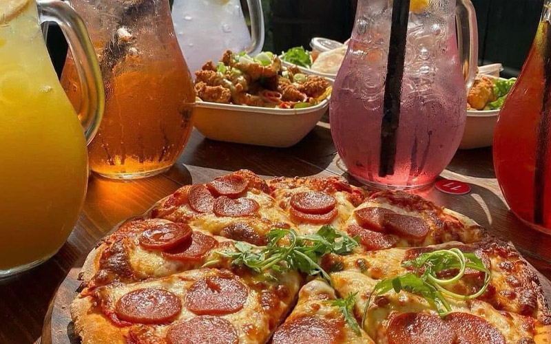 Choose a tasty brunch dish from a set menu 