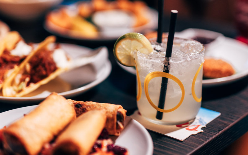 Get bottomless drinks for 90 mins 