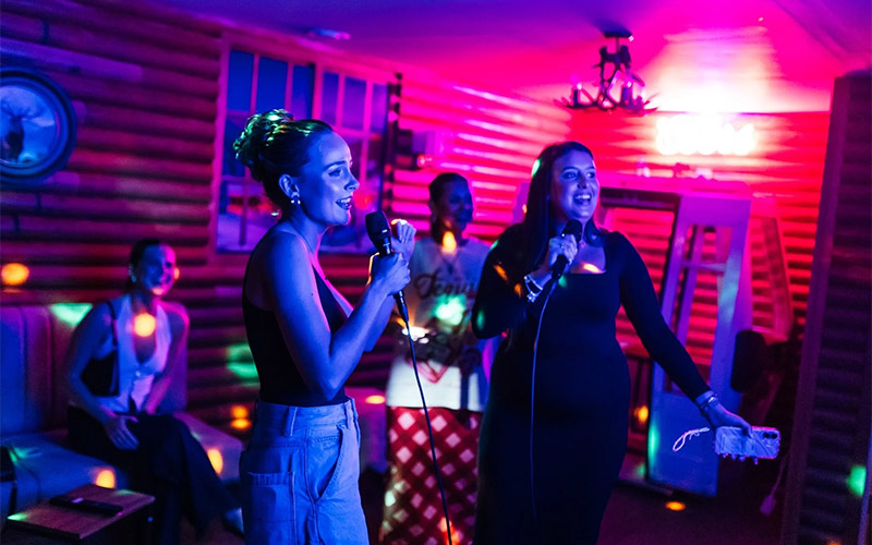 When did Girls Aloud arrive?! 