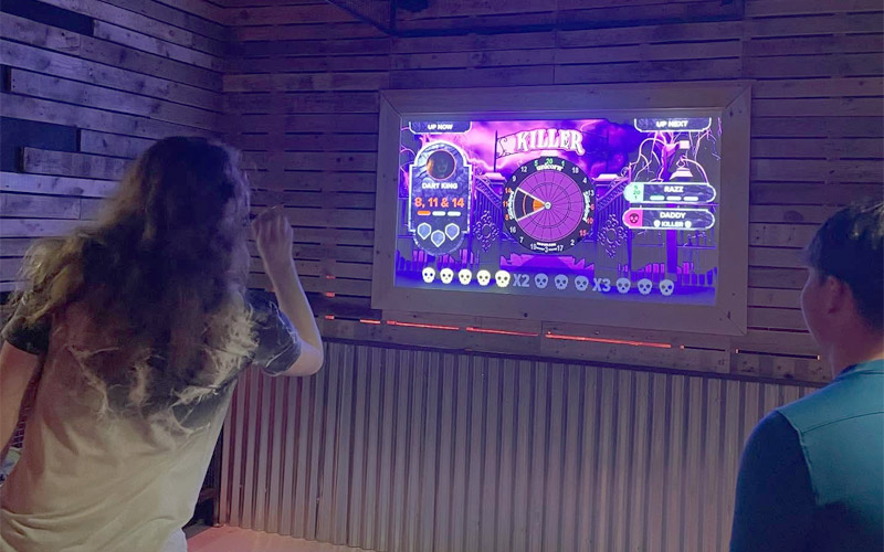 Play a range of fun electronic darts games including the popular Killer 