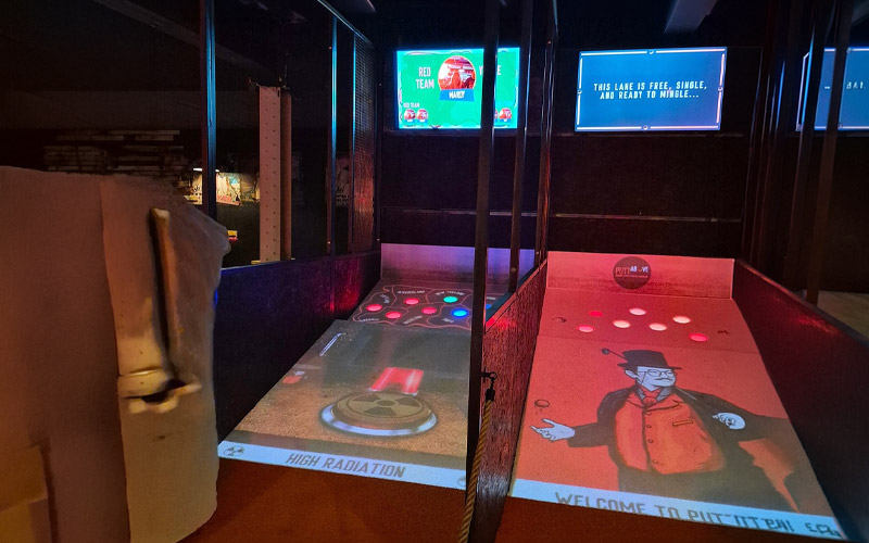 Play a series of fun golf games 