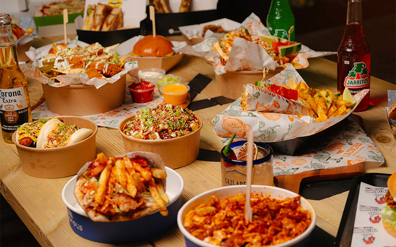 There are a ton of tasty street food vendors to pick from 