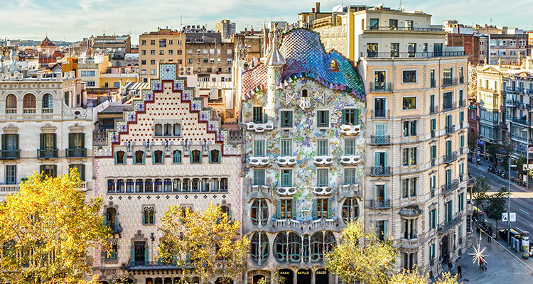 https://media.lastnightoffreedom.co.uk/i/Webpages/hen-guide/cultural-barcelona-casa-batllo.jpg - Rank #9