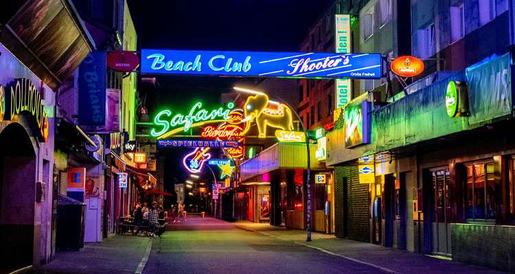 A view of Reeperbahn