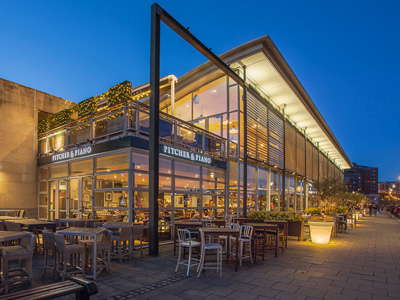 Lots of people drinking in the beer garden of Newcastle Quayside