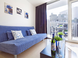 Charmsuites Apartment