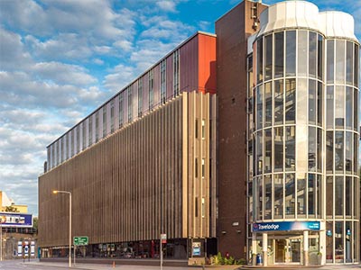 The exterior of Travelodge Central Tower Bridge