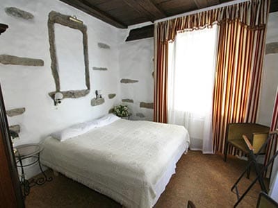 A traditionally decorated room in Olevi Residents