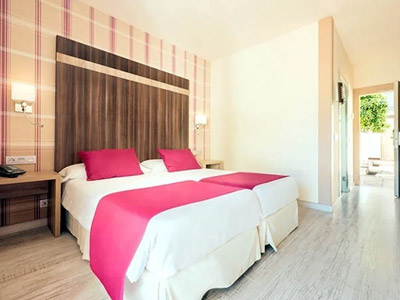 A twin room at Diana Park