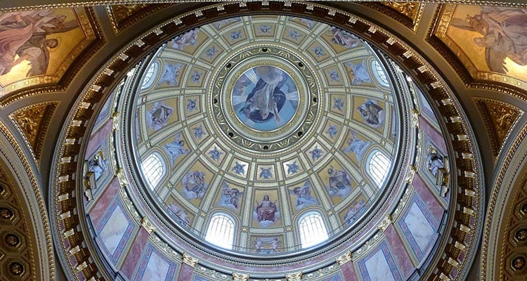 https://media.lastnightoffreedom.co.uk/i/webpages/stag-guide/cultural-st-stephens-basilica.jpg - Rank #6