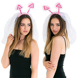 A Top Quality Veil With Bride To Be Boppers