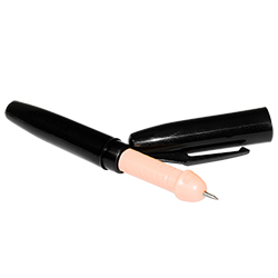 The willy pen with its lid placed at the side 